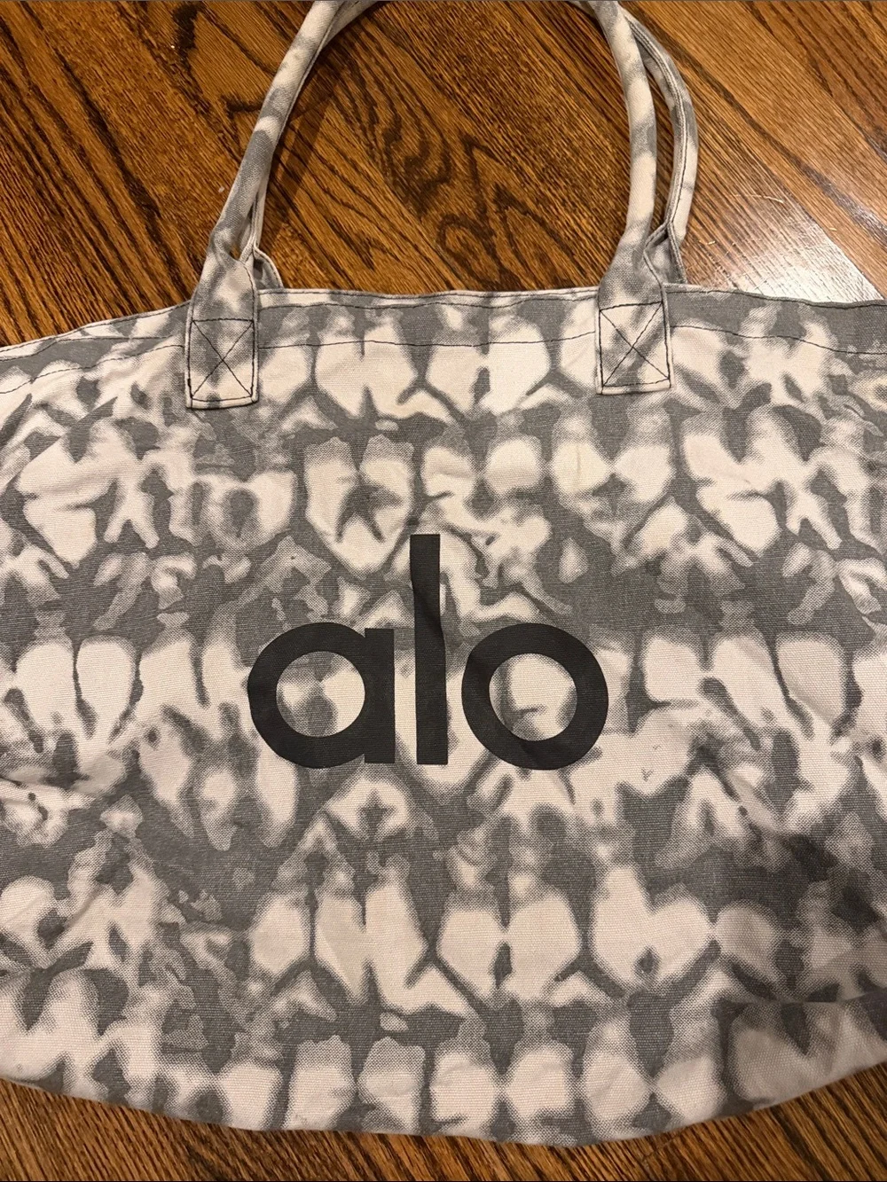 ALO Yoga Gray and White Tie-Dye Canvas Tote